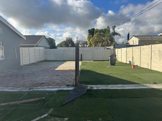 To Let 3 Bedroom Property for Rent in Bothasig Western Cape